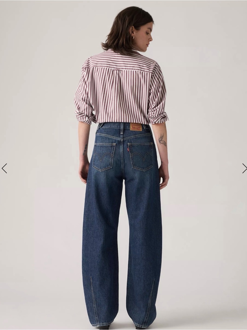 Levi's Women's Cinch Waist Barrel Jeans - Picture 4 of 15